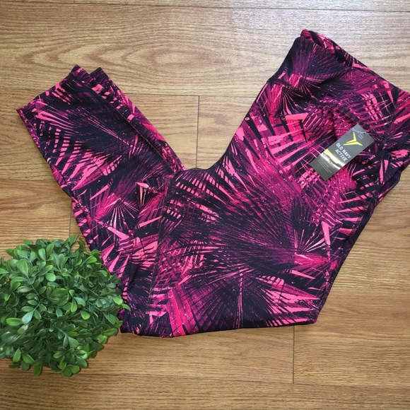 Old Navy Pants - Old navy plus pink palm active legging